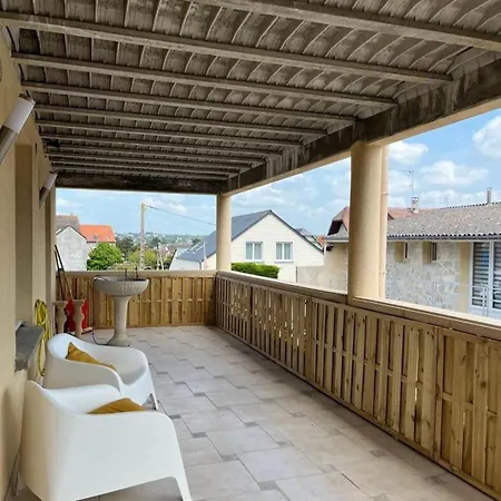 아파트 A 100 M2 With Terrasse Near The 바르네빌카테레