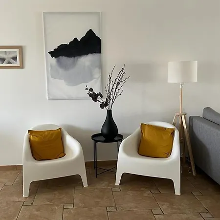 A 100 M2 With Terrasse Near The