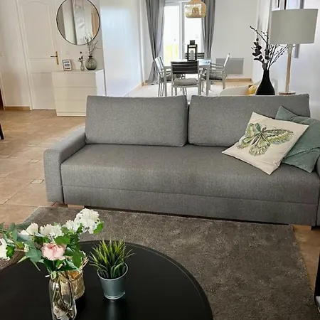A 100 M2 With Terrasse Near The Apartment